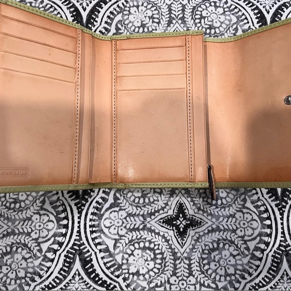 Coach signature fabric, suede, and vachetta leather wallet lime/avocado green - Picture 3 of 3